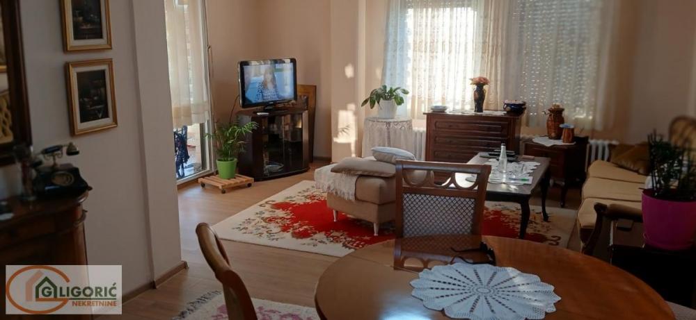 Stan na prodaju u Beogradu, Cerak, dvosoban, 59m2, cena 198000 evra