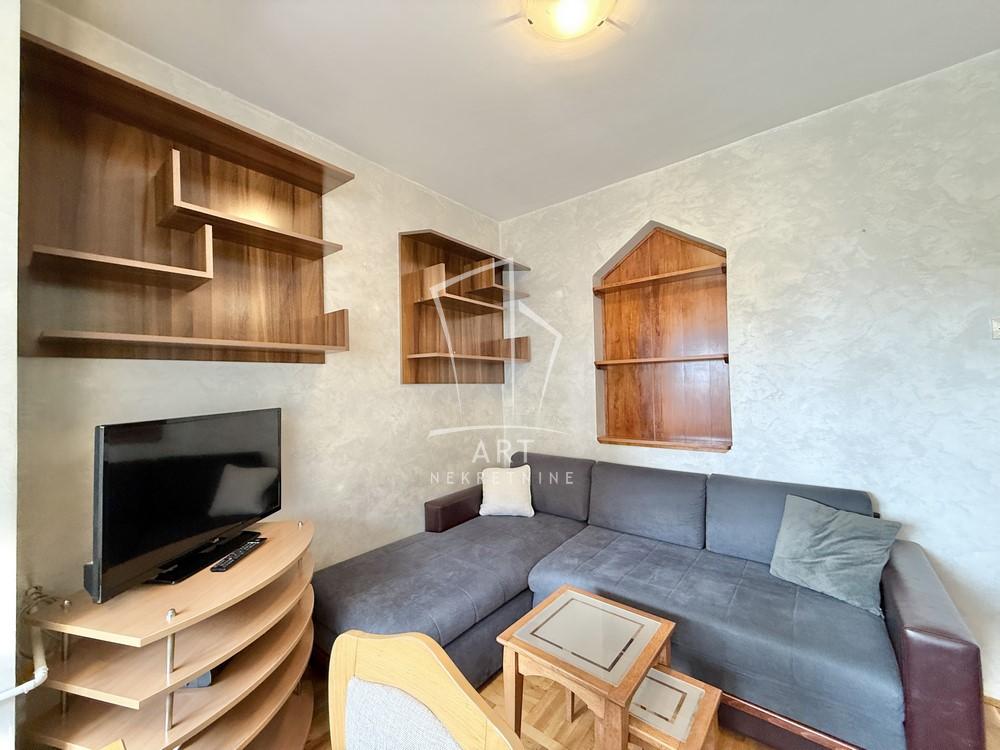 Stan na prodaju u Beogradu, Borča, dvosoban, 65m2, cena 150000 evra