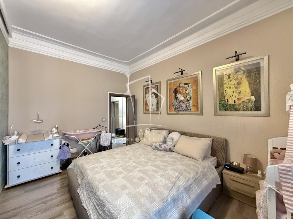 Stan na prodaju u Beogradu, Senjak, trosoban, 59m2, cena 260000 evra