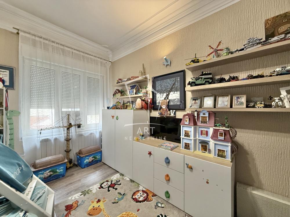 Stan na prodaju u Beogradu, Senjak, trosoban, 59m2, cena 260000 evra