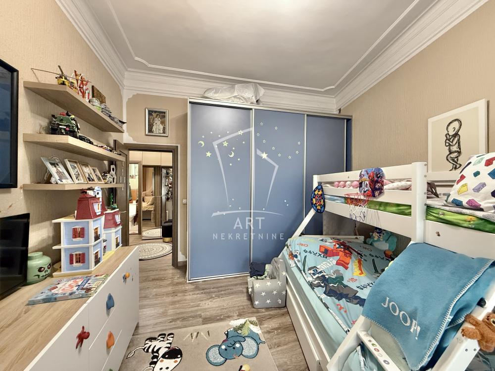 Stan na prodaju u Beogradu, Senjak, trosoban, 59m2, cena 260000 evra