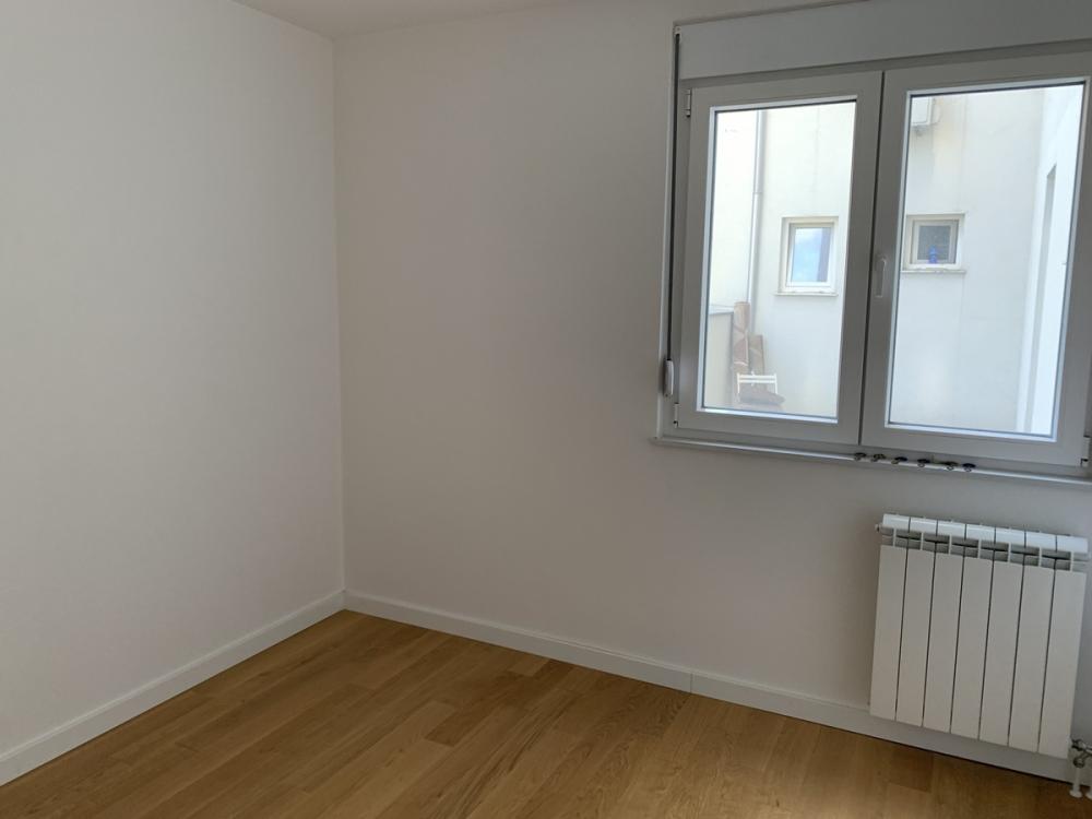 Stan na prodaju u Beogradu, Vukov spomenik, trosoban, 66m2, cena 277200 evra
