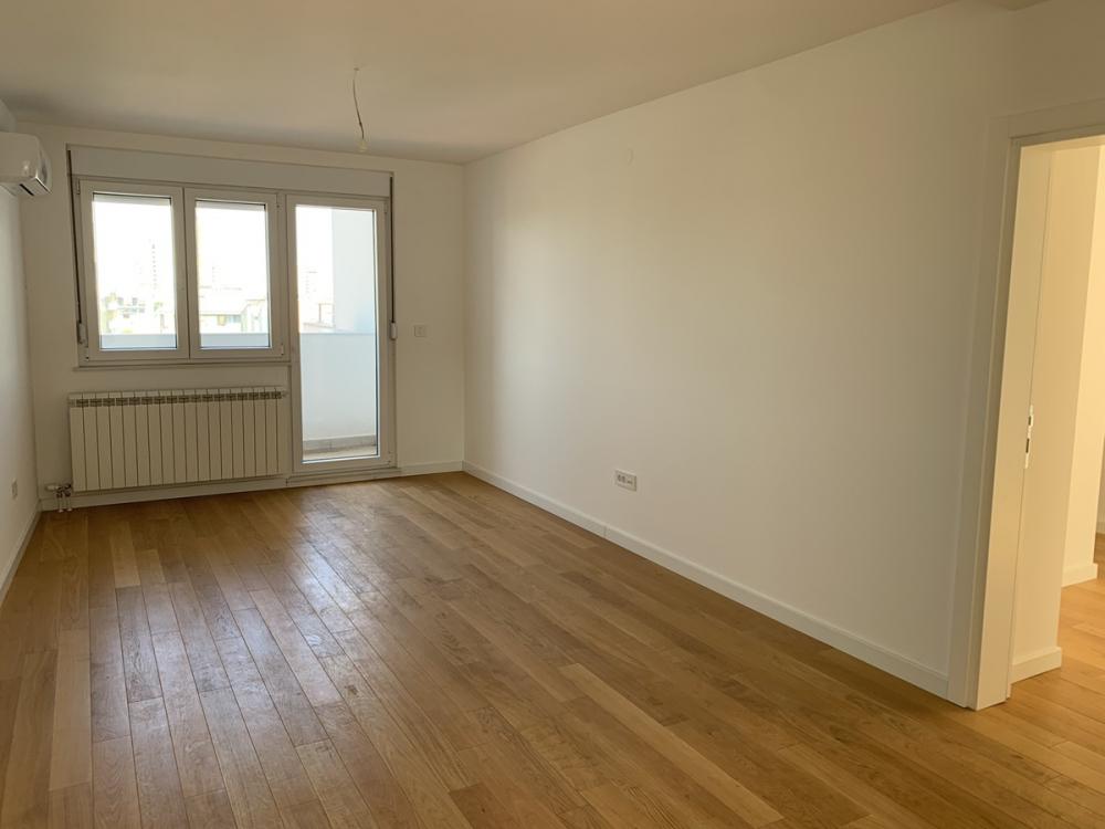 Stan na prodaju u Beogradu, Vukov spomenik, cetvorosoban, 95m2, cena 399000 evra
