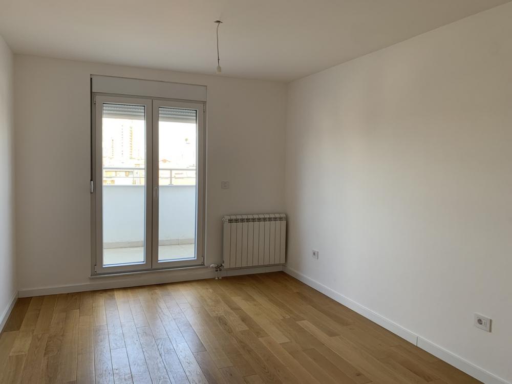 Stan na prodaju u Beogradu, Vukov spomenik, cetvorosoban, 95m2, cena 399000 evra