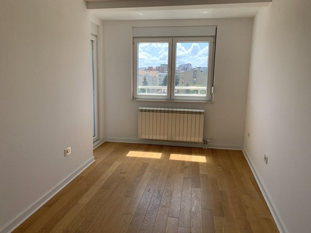 Stan na prodaju u Beogradu, Vukov spomenik, cetvorosoban, 106m2, cena 445200 evra
