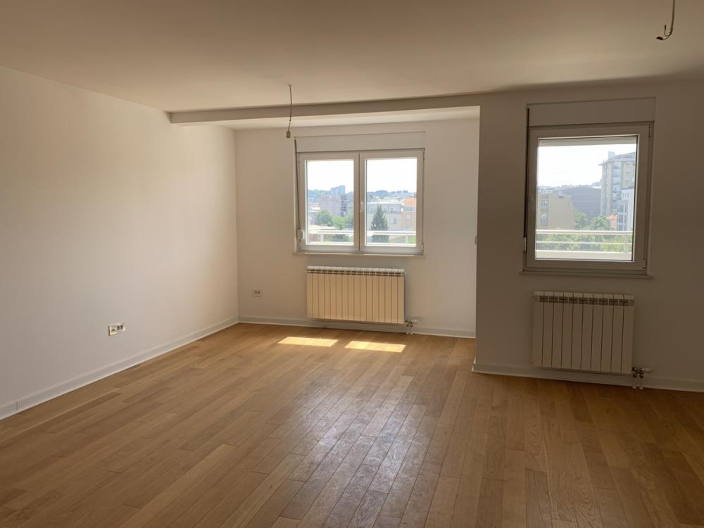 Stan na prodaju u Beogradu, Vukov spomenik, cetvorosoban, 106m2, cena 445200 evra