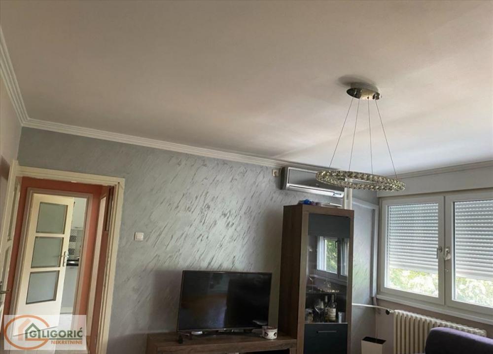 Stan na prodaju u Beogradu, Novi Beograd blok 38 (OŠ Ratko Mitrović), trosoban, 71m2, cena 271350 evra