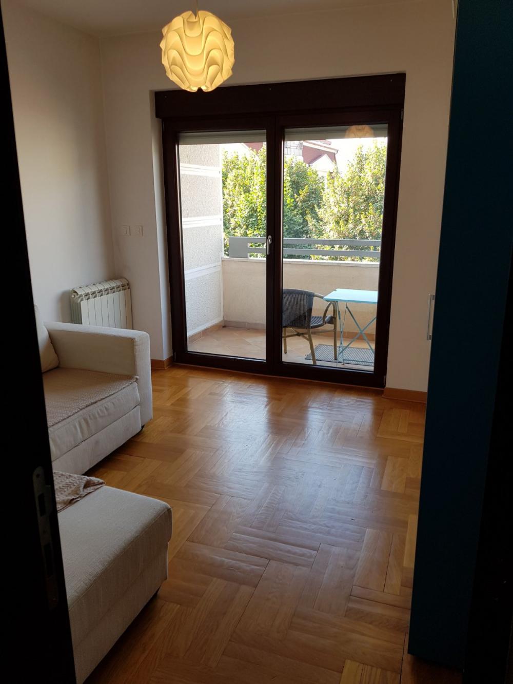 Stan na prodaju u Beogradu, Voždovac, trosoban, 75m2, cena 299000 evra
