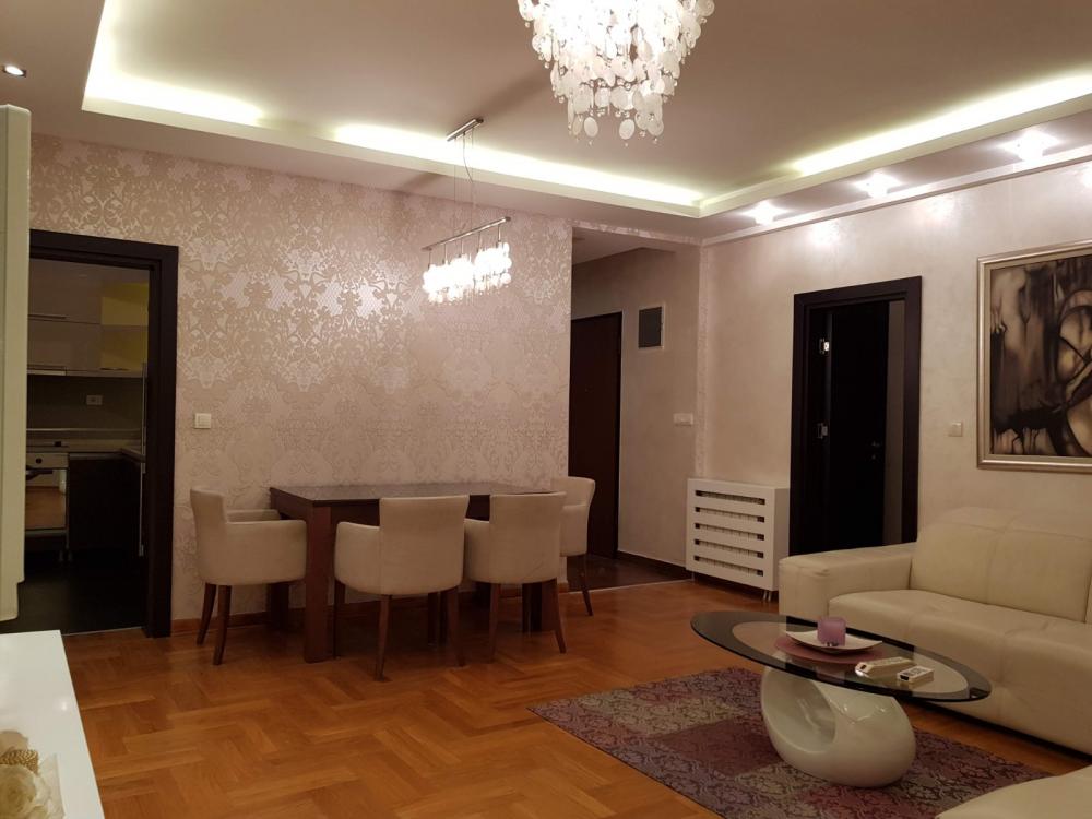 Stan na prodaju u Beogradu, Voždovac, trosoban, 75m2, cena 299000 evra
