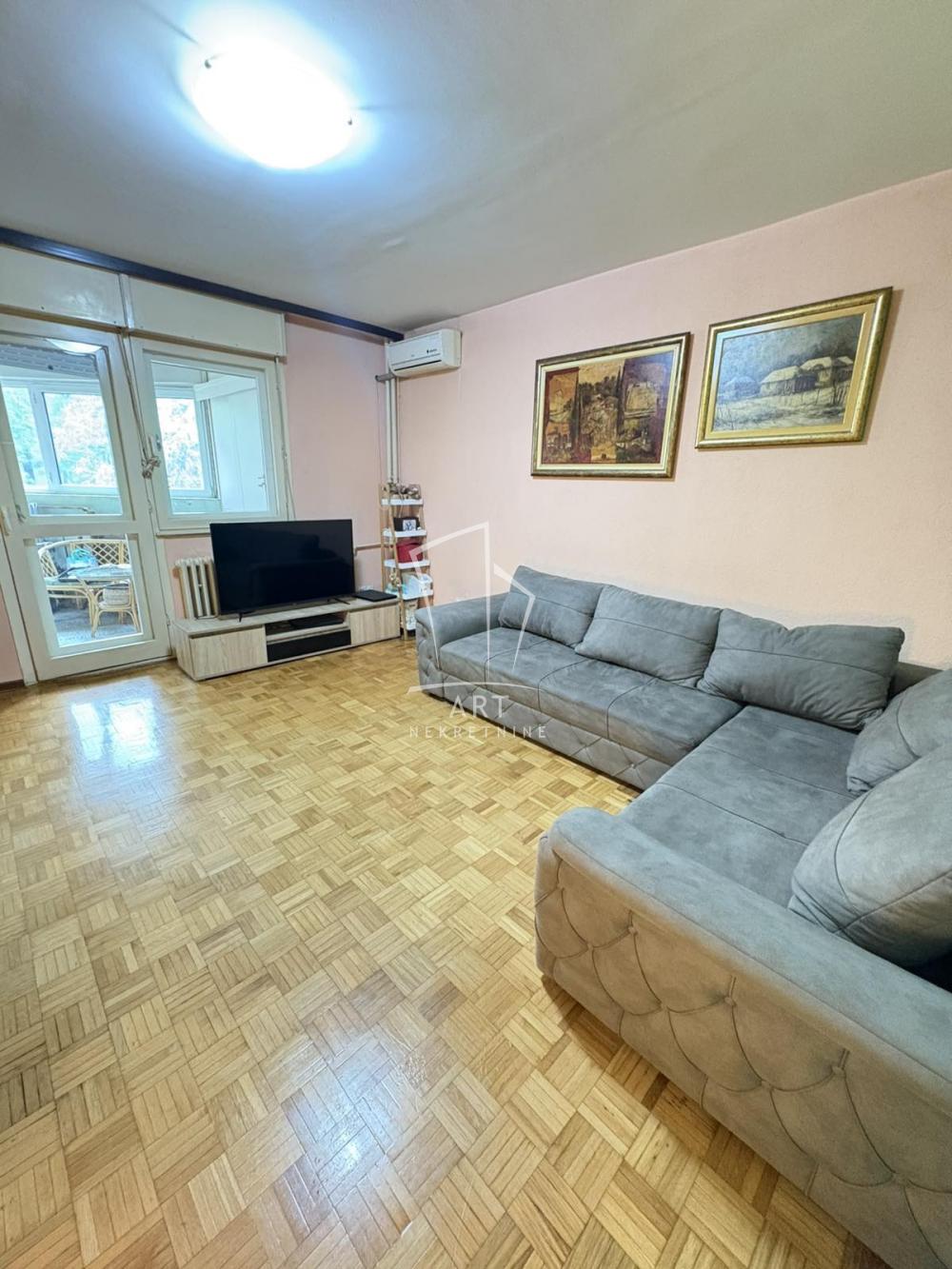 Stan na prodaju u Beogradu, Meandri, trosoban, 77m2, cena 205000 evra