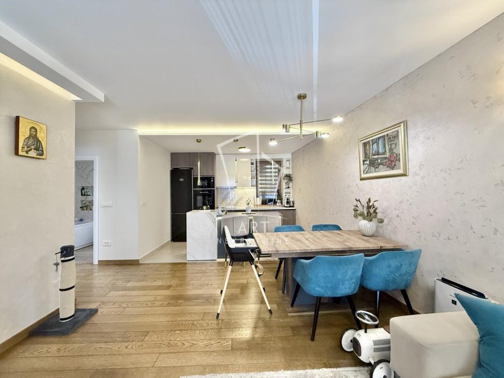 Stan na prodaju u Beogradu, Vračar, cetvorosoban, 110m2, cena 449000 evra