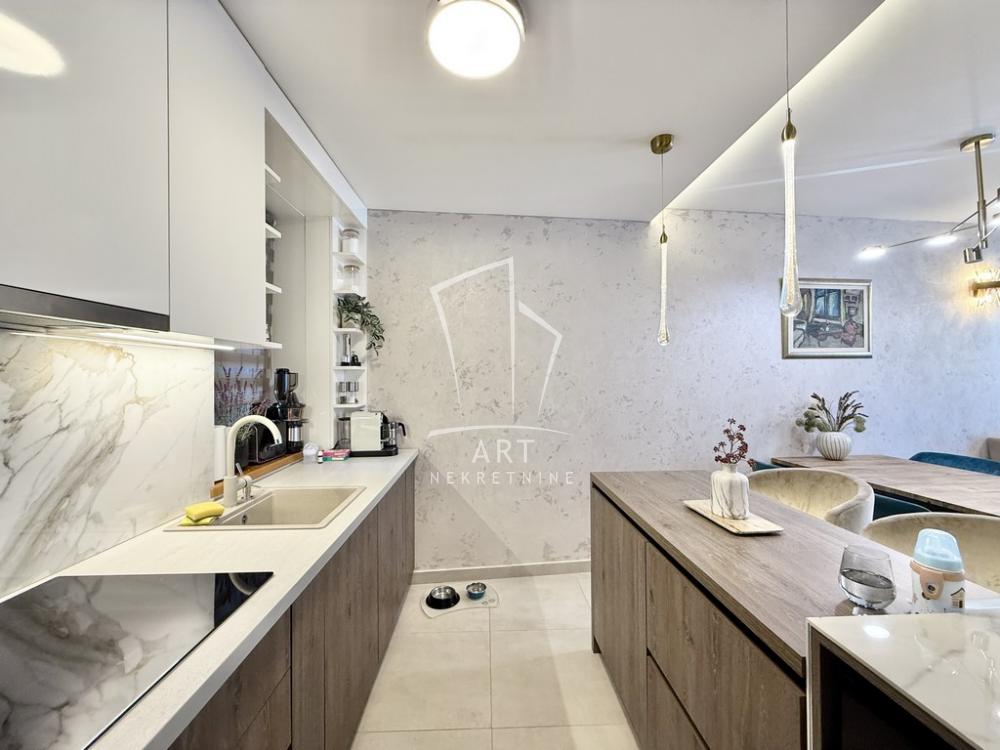 Stan na prodaju u Beogradu, Vračar, cetvorosoban, 110m2, cena 449000 evra