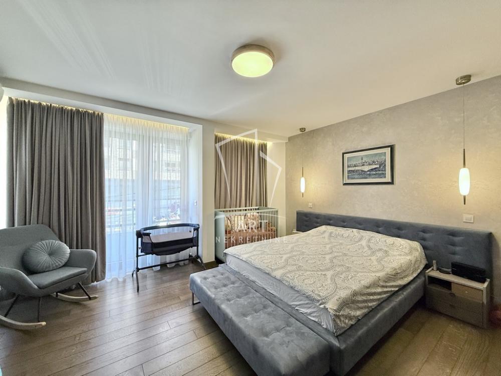 Stan na prodaju u Beogradu, Vračar, cetvorosoban, 110m2, cena 449000 evra