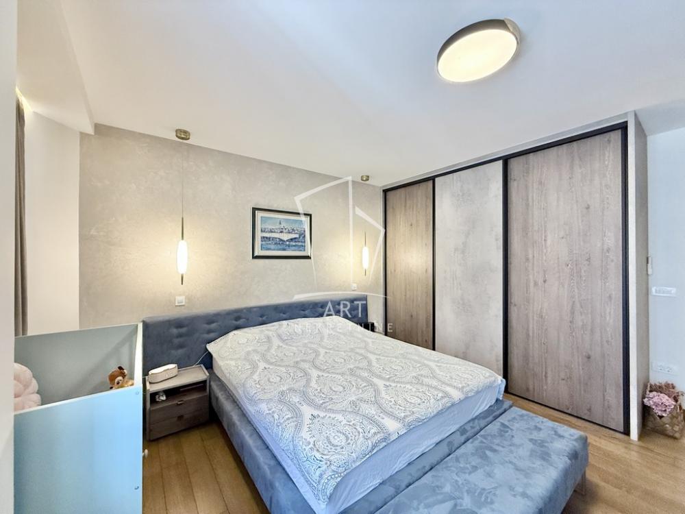 Stan na prodaju u Beogradu, Vračar, cetvorosoban, 110m2, cena 449000 evra