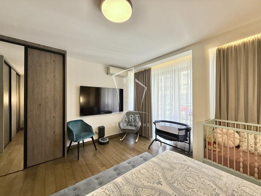 Stan na prodaju u Beogradu, Vračar, cetvorosoban, 110m2, cena 449000 evra
