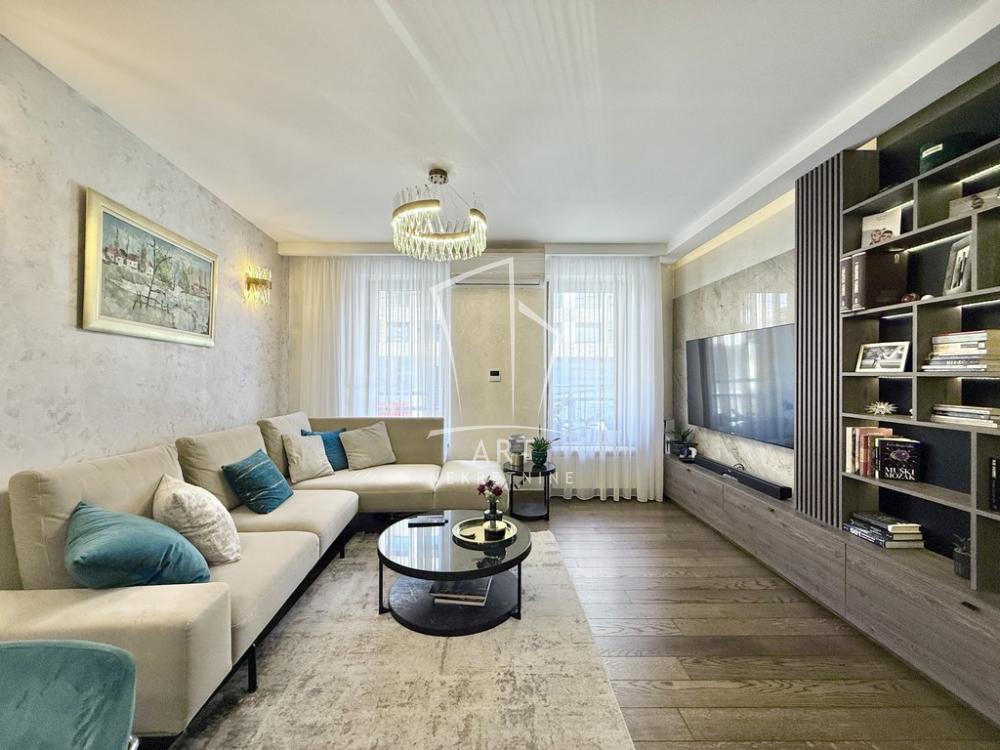 Stan na prodaju u Beogradu, Vračar, cetvorosoban, 110m2, cena 449000 evra