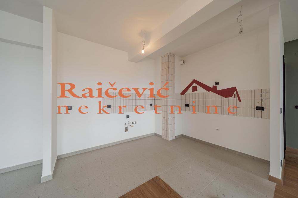 Stan na prodaju u Beogradu, Voždovac, trosoban, 84m2, cena 325000 evra