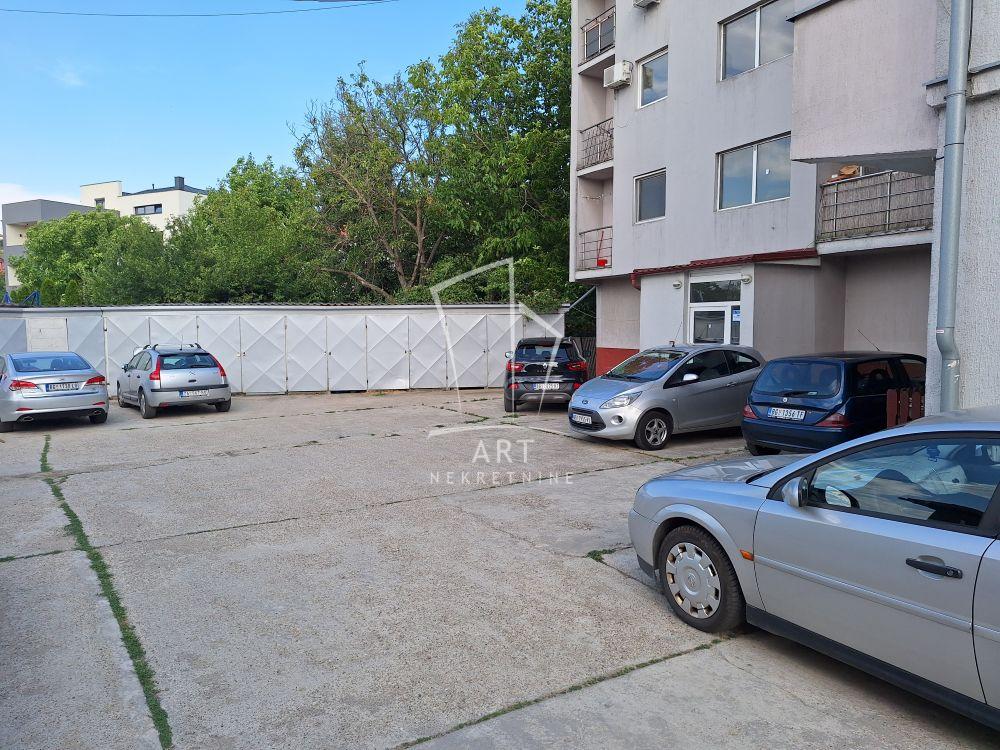 Stan na prodaju u Beogradu, Kumodraž, trosoban, 70m2, cena 130000 evra
