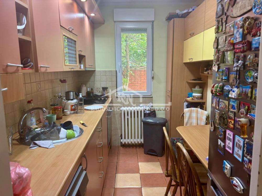 Stan na prodaju u Beogradu, Labudovo brdo, troiposoban, 100m2, cena 285000 evra