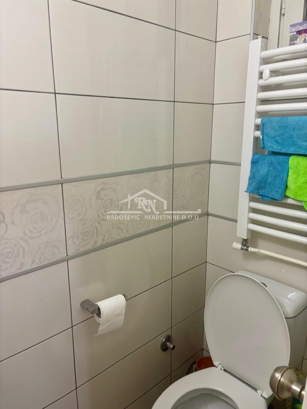 Stan na prodaju u Beogradu, Labudovo brdo, troiposoban, 100m2, cena 285000 evra