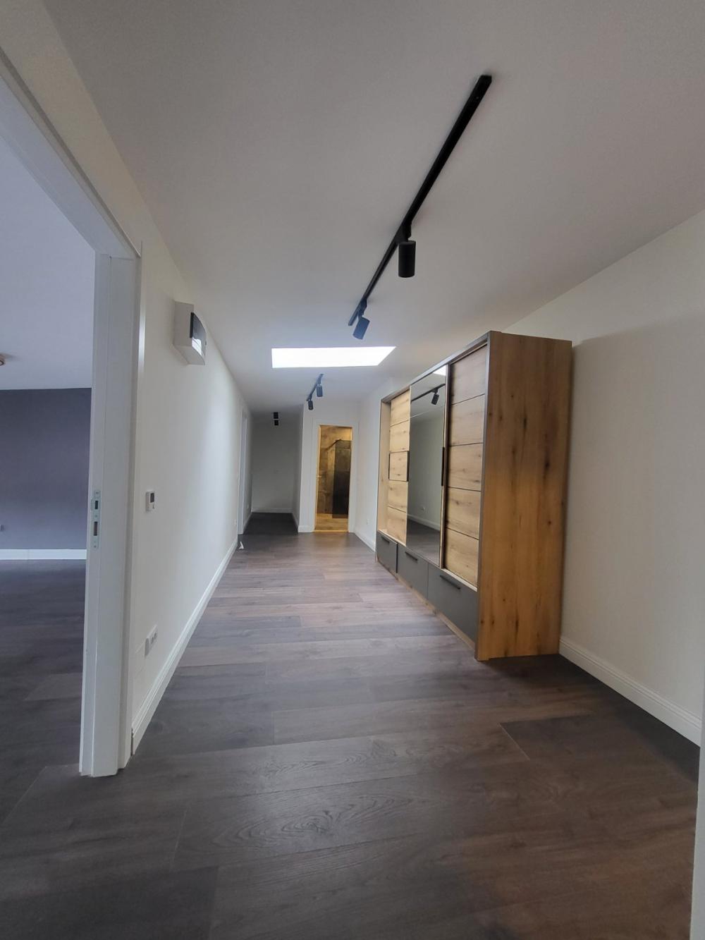 Stan na prodaju u Beogradu, Cvetkova pijaca, cetvorosoban, 150m2, cena 330000 evra