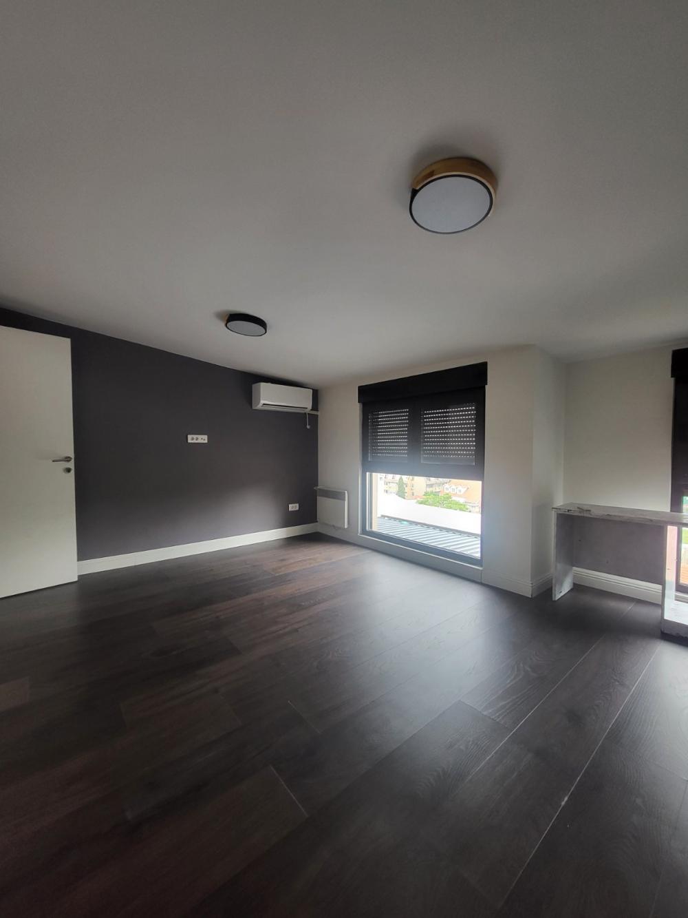 Stan na prodaju u Beogradu, Cvetkova pijaca, cetvorosoban, 150m2, cena 330000 evra