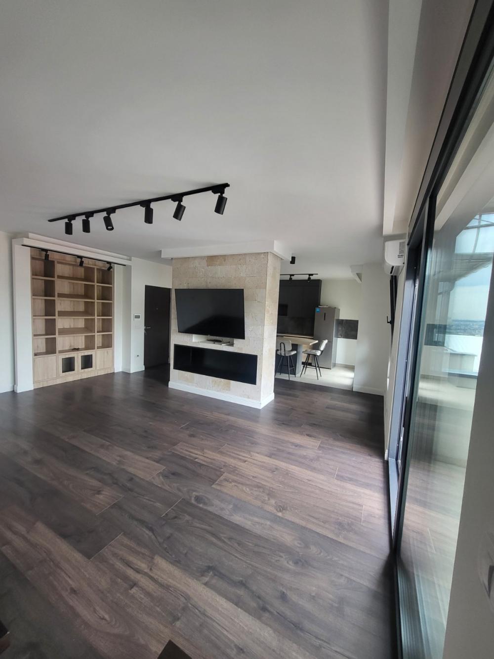 Stan na prodaju u Beogradu, Cvetkova pijaca, cetvorosoban, 150m2, cena 330000 evra