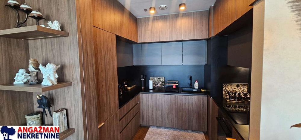 Stan na prodaju u Beogradu, Novi Beograd, dvosoban, 61m2, cena 460000 evra