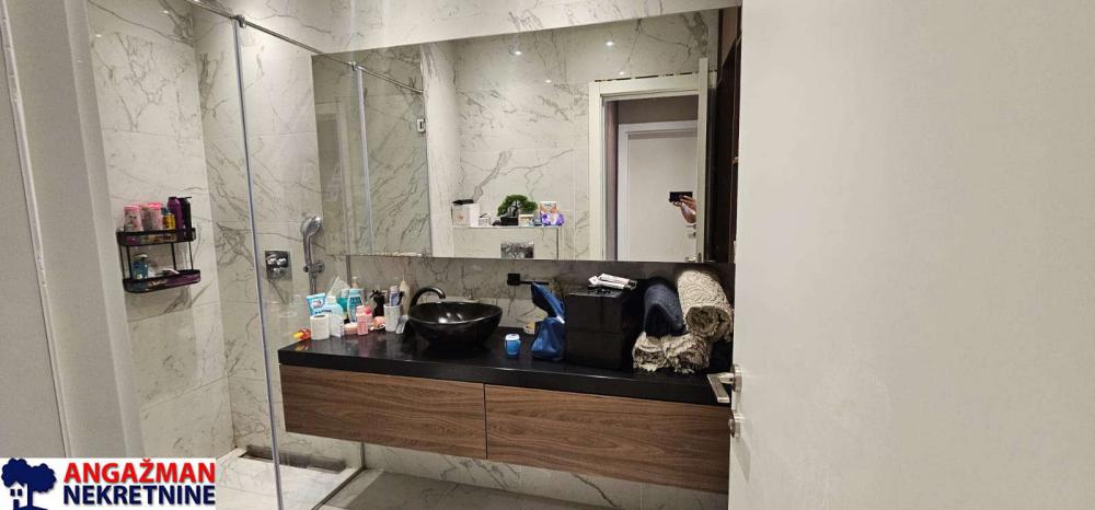 Stan na prodaju u Beogradu, Novi Beograd, dvosoban, 61m2, cena 460000 evra
