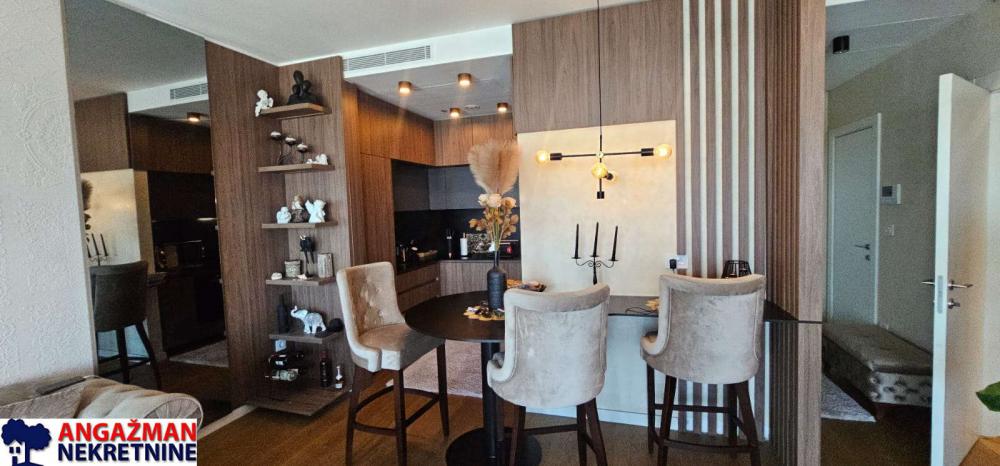 Stan na prodaju u Beogradu, Novi Beograd, dvosoban, 61m2, cena 460000 evra
