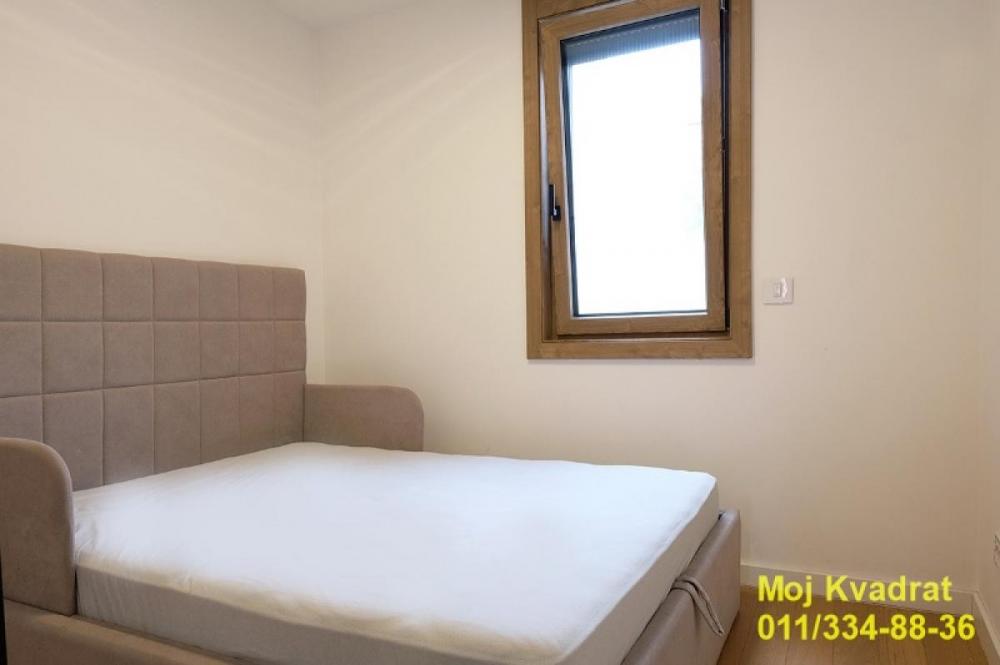 Stan na prodaju u Beogradu, Dedinje, troiposoban, 77m2, cena 285000 evra