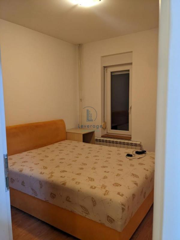 Stan na prodaju u Beogradu, Đeram pijaca, trosoban, 67m2, cena 249000 evra