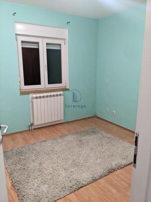 Stan na prodaju u Beogradu, Đeram pijaca, trosoban, 67m2, cena 249000 evra