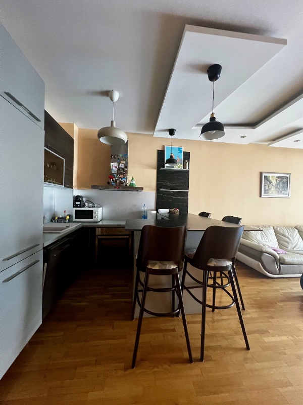 Stan na prodaju u Beogradu, Dimitrija Tucovića, dvoiposoban, 56m2, cena 179500 evra