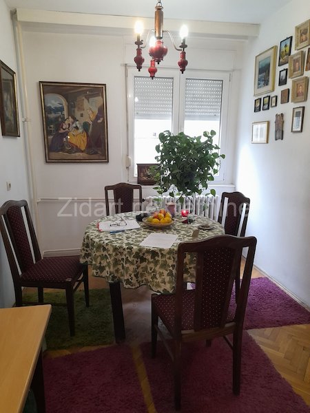 Stan na prodaju u Beogradu, Kalenić pijaca, cetvorosoban, 84m2, cena 360000 evra