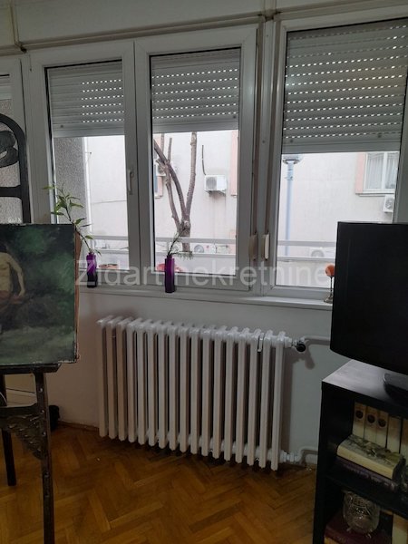 Stan na prodaju u Beogradu, Kalenić pijaca, cetvorosoban, 84m2, cena 360000 evra