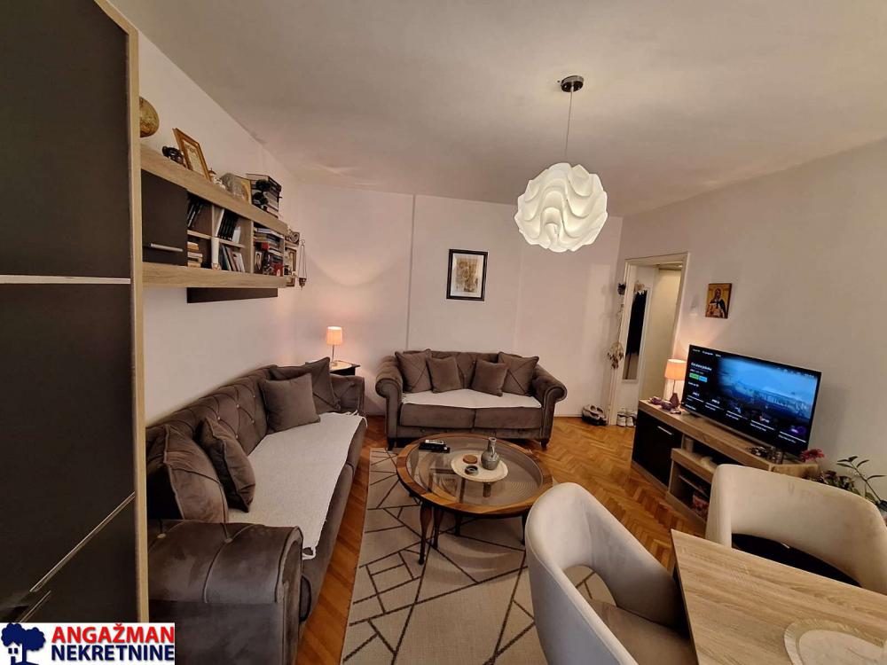 Stan na prodaju u Beogradu, Karaburma, jednosoban, 42m2, cena 129000 evra