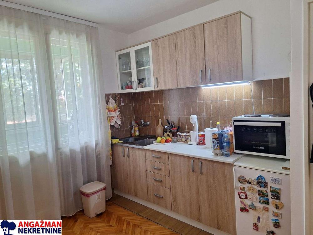 Stan na prodaju u Beogradu, Karaburma, jednosoban, 42m2, cena 129000 evra