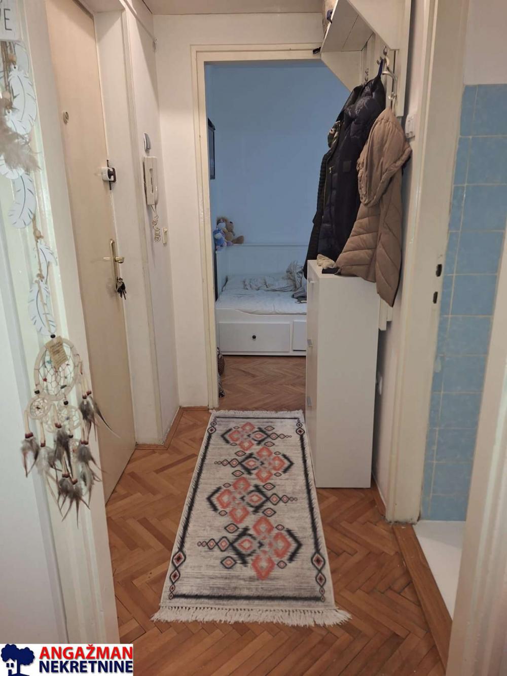 Stan na prodaju u Beogradu, Karaburma, jednosoban, 42m2, cena 129000 evra