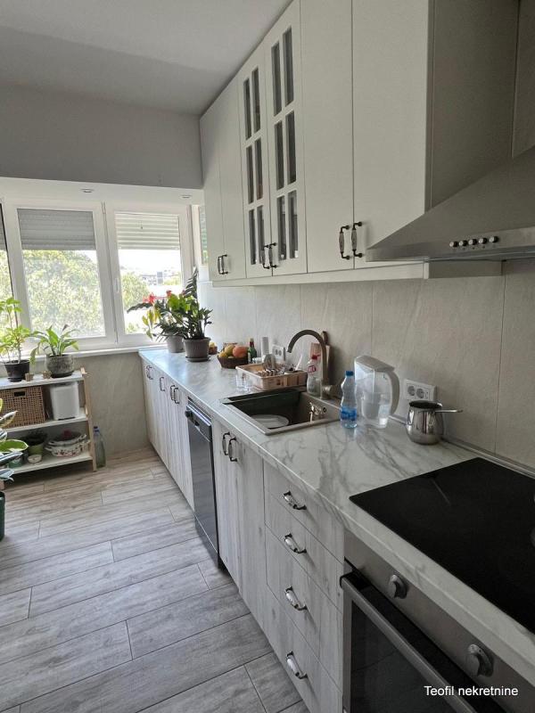 Stan na prodaju u Beogradu, Novi Beograd blok 8 (Paviljoni), dvosoban, 63m2, cena 229000 evra