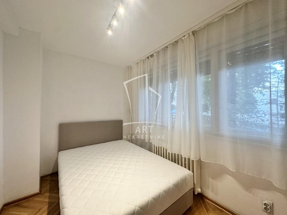 Stan na prodaju u Beogradu, Crveni Krst, jednoiposoban, 43m2, cena 190000 evra