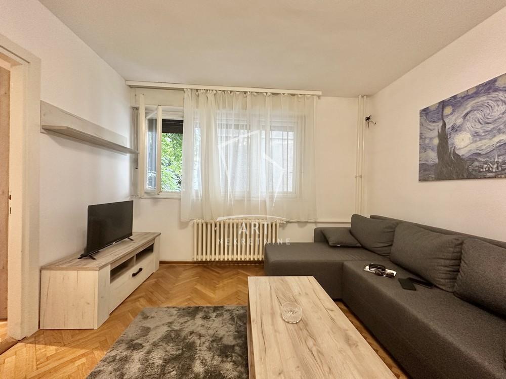 Stan na prodaju u Beogradu, Crveni Krst, jednoiposoban, 43m2, cena 190000 evra