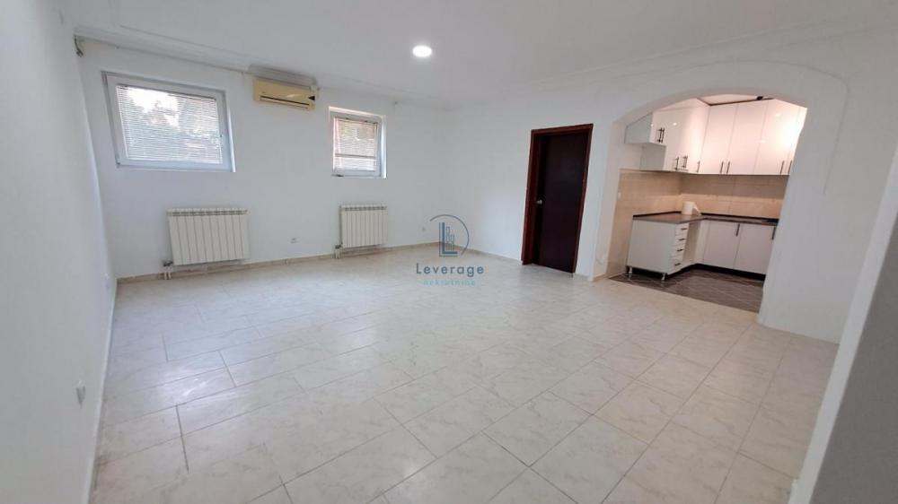 Stan na prodaju u Beogradu, Mirijevo, dvosoban, 52m2, cena 92000 evra