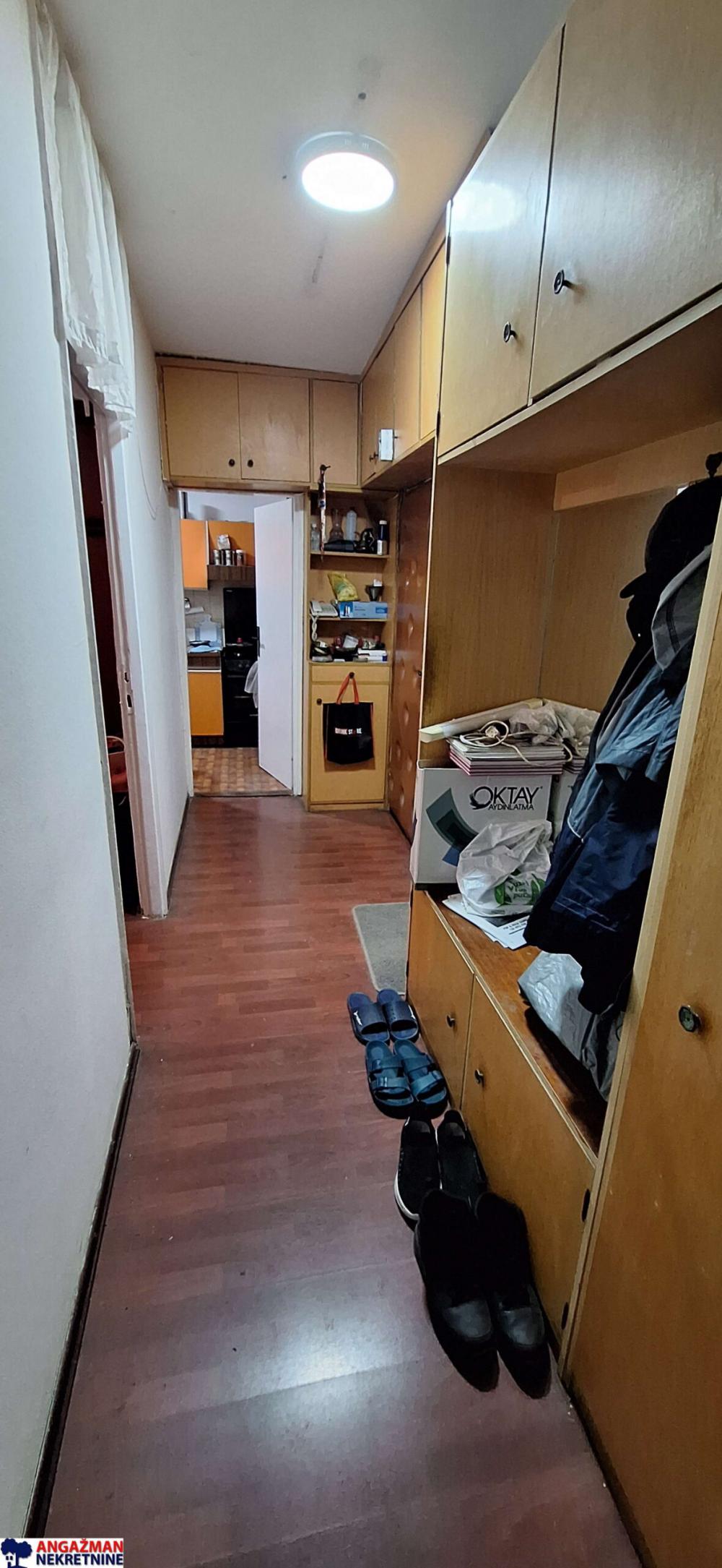 Stan na prodaju u Beogradu, Braće Jerković, dvoiposoban, 64m2, cena 162000 evra
