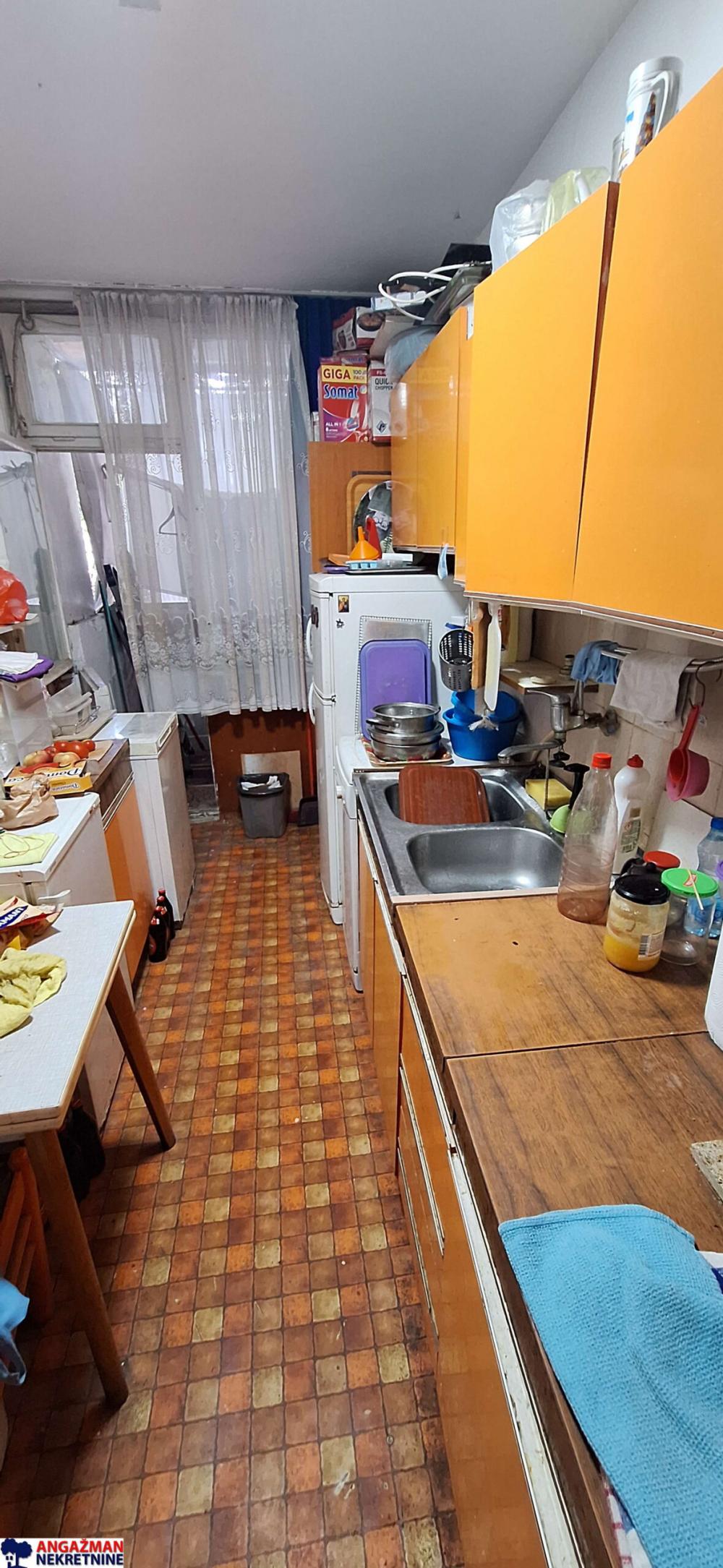 Stan na prodaju u Beogradu, Braće Jerković, dvoiposoban, 64m2, cena 162000 evra