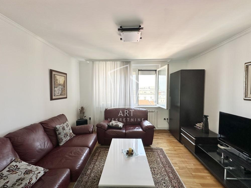 Stan na prodaju u Beogradu, Knez Mihailova, dvosoban, 48m2, cena 285000 evra