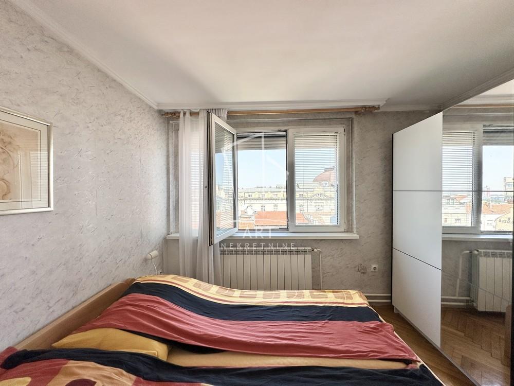Stan na prodaju u Beogradu, Knez Mihailova, dvosoban, 48m2, cena 285000 evra