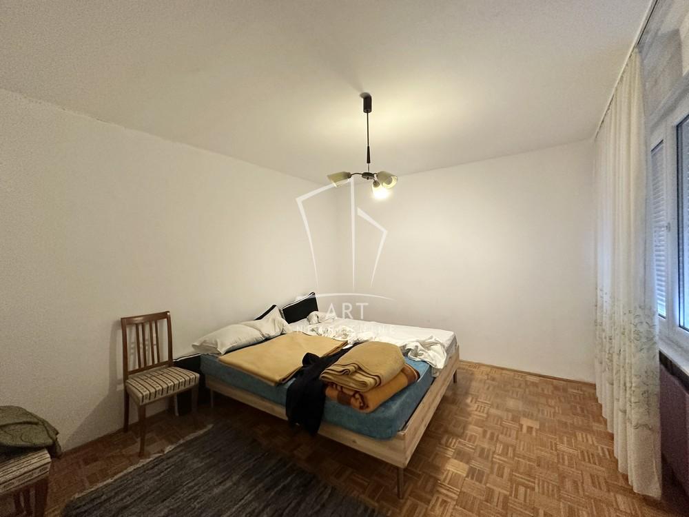 Stan na prodaju u Beogradu, Čukarica, trosoban, 83m2, cena 187000 evra