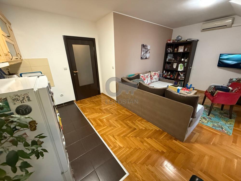 Stan na prodaju u Beogradu, Miljakovac, dvosoban, 50m2, cena 145000 evra