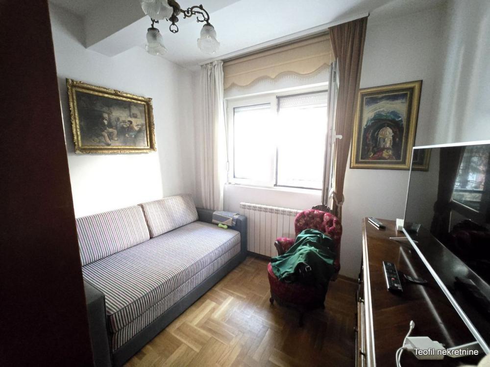 Stan na prodaju u Beogradu, Čubura, trosoban, 61m2, cena 240000 evra